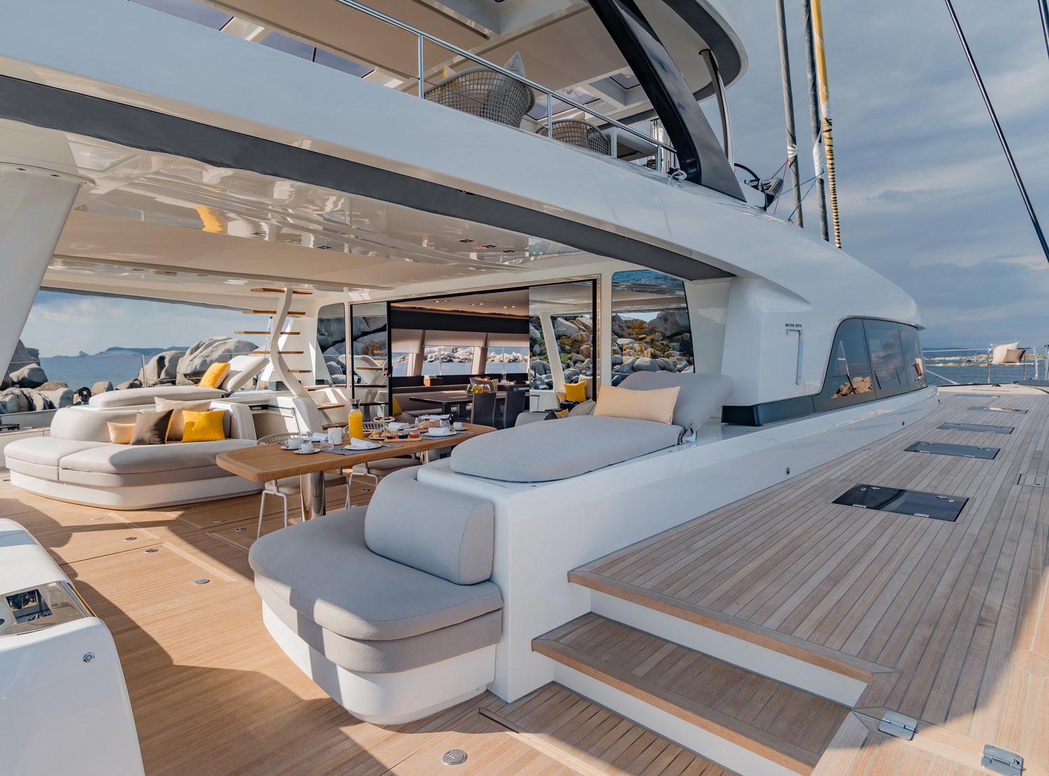 Luxury catamaran Lagoon Seventy 7 S/Y JOY joins Simpson Yacht Charter